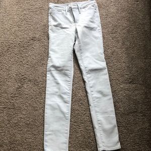 Athleta sculptek glacier washed size 2 jeans